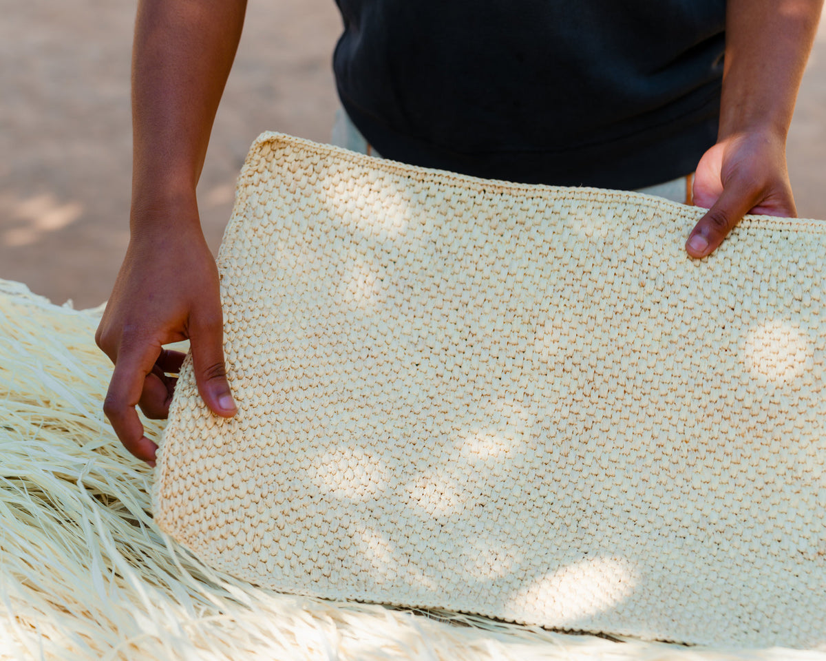 travail artisanal de raphia